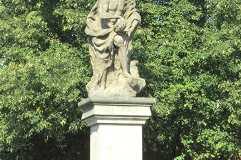 Socha sv. Jana Křtitele ve Středoklukách ( © Pavel Vítek 08/2018)