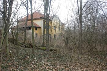 Zámek z prostoru zaniklé zahrady (© Luděk Vláčil 01/2018)