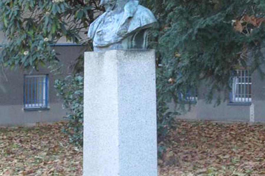busta Antonína Dvořáka