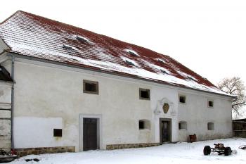 Panský dvůr ve Vyšínku u Zlonic ( © Pavel Vítek 03/2018)