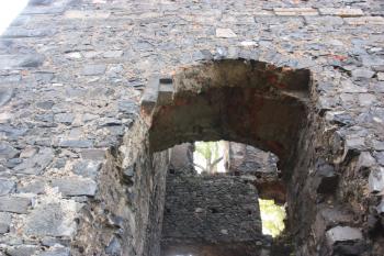 Vnější portál třetí hradní brány ( © Ivan Grisa 10/2009)