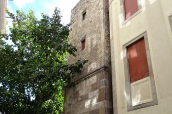 hranolová věž římské hradby nedaleko katedrály ( © Jan P. Štěpánek 04/2018)