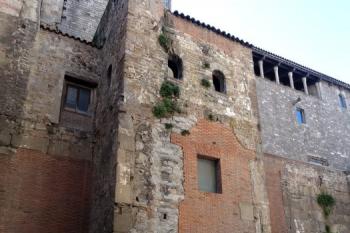 hranolová věž římské hradby na severovýchodě jádra města ( © Jan P. Štěpánek 04/2018)