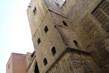 hranolové věže římské hradby na severovýchodě jádra města ( © Jan P. Štěpánek 04/2018)