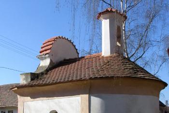 Kaple Panny Marie v Bratkovicích u Černuce ( © Pavel Vítek 02/2018)