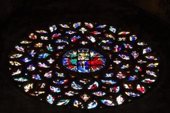 velké rozetové okno z interiéru ( © Jan P. Štěpánek 04/2018)