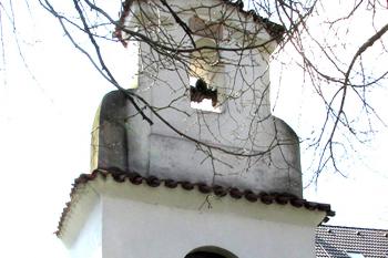 Kaplička ve Cvrčovicích u Kladna ( © Pavel Vítek 04/2018)