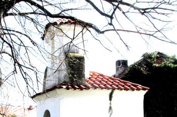 Kaplička ve Cvrčovicích u Kladna ( © Pavel Vítek 04/2018)
