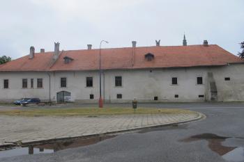 Severní zámecké průčelí ( © Dušan Dohňanský 08/2019)