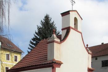Kaplička v Luníkově ( © Pavel Vítek 03/2018)