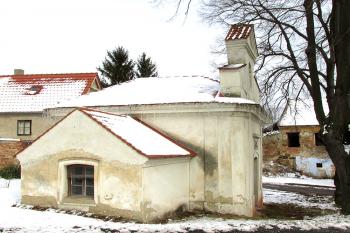 Kaple sv. Vojtěcha v Drchkově u Slaného ( © Pavel Vítek 03/2018)