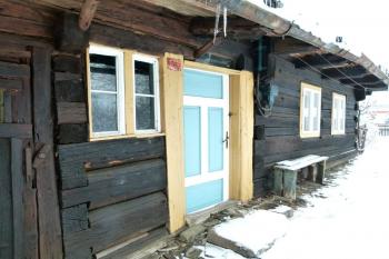 vstupní jihozápadní průčelí ( © Jan P. Štěpánek 02/2013)
