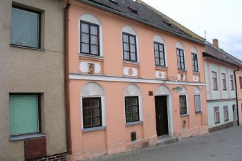 Obytný dům Plačkova 5, kulturní památka ( © Roman Řezáč 06/2004)