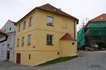 Obytný dům ( © Roman Řezáč 06/2004)