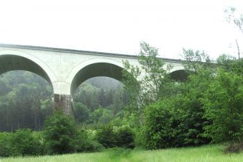 Železniční viadukt u Mezihoří, části obce Dolní Loučky ( © Pavel Vítek 05/2018)