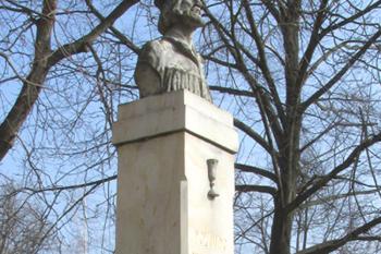Pomník Mistra Jana Husa v Třebusicích ( © Pavel Vítek 03/2018)