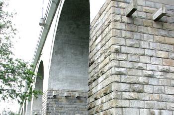 Železniční viadukt u Ostrova nad Oslavou ( © Pavel Vítek 05/2018)