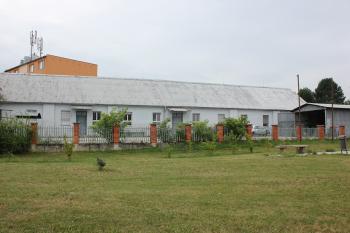 Bojná. Jediná zachovalá budova původního areálu (© Luděk Vláčil 06/2018)