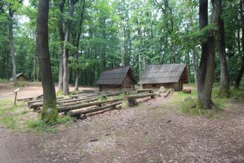 archeologická rekonstrukce obydlí (© Luděk Vláčil 06/2018)