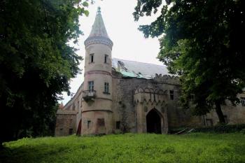 Věž na severovýchodním nároží ( © Luděk Vláčil 06/2018)