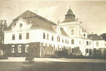 Pohled od západu (zdroj:http://www.muemlekem.hu)