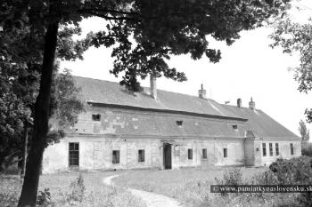 kolem r. 1970 (© zdroj:http://www.pamiatkynaslovensku.sk/kokosova-tesare, Jiří Friedler)