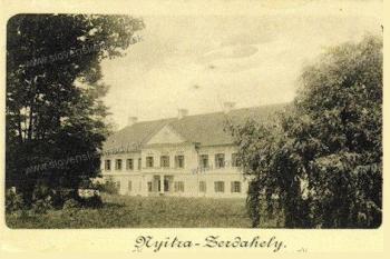 Dobová pohlednice ( © zdroj:http://www.slovenskehrady.sk)