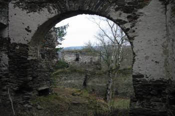 poslední brána vedoucí do jádra hradu (© D Dohňanský, 03/2016)