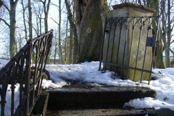 Hrad Brtnice - branka z parku (© Pavel Jarý, 27.02.2010)