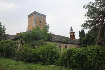 Barokně-klasicistní zámek (kaštieľ) Sokolovce. (© Luděk Vláčil 06/2018)