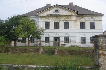 jižní průčelí s torzem schodiště do zámeckého parku (© Jaroslav Špiroch, 06/2018)