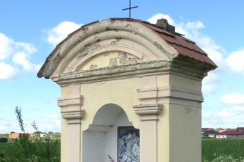 Výklenková kaple sv. Anny v Buštěhradu, u silnice do Lidic ( © Pavel Vítek 06/2018)