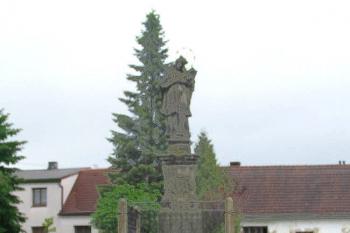 Socha sv. Jana Nepomuckého v Ostrově nad Oslavou ( © Pavel Vítek 05/2018)