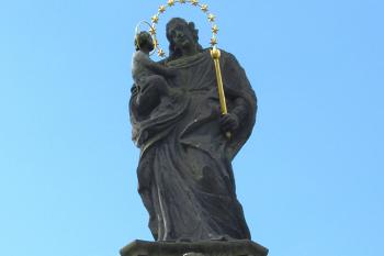 Buštěhradský sloup se sochou Panny Marie ( © Pavel Vítek 06/2018)