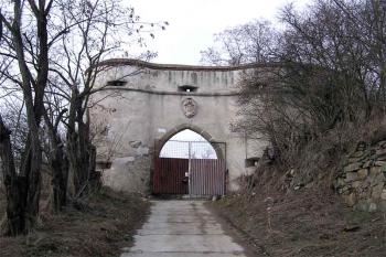 Vstupní brána ( © Petr Vaculčík 03/2006)