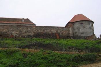pohled z podhradí (© Daniela Fantová, 11/2007)