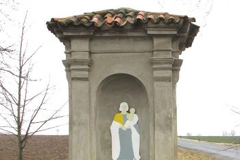 Výklenková kaplička mezi Debrnem a Holubicemi ( © Pavel Vítek 03/2018)