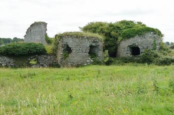 Hrad od západu. (© Pavel Semple, 07/2017)