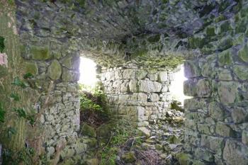 Klenutá místnost v přízemí dvouvěžového branského domu. (© Pavel Semple, 07/2017)