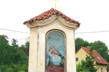 Kaple Nejsvětější Trojice na Hořínské návsi ( © Pavel Vítek 06/2018)