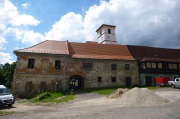 zřícenina zámku Hazlov (© Vlastislav Mareček, 06/2016)