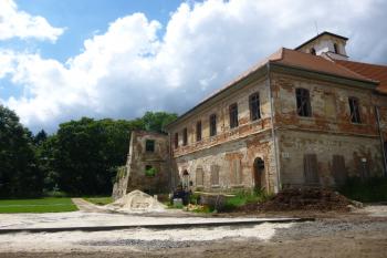 zřícenina zámku Hazlov (© Vlastislav Mareček, 06/2016)