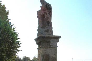 Sousoší sv. Ludmily a sv. Václava ve Středoklukách ( © Pavel Vítek 08/2018)