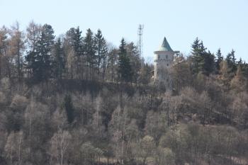 Vyšší z obou věží od jihovýchodu ( © Ivan Grisa 04/2011)