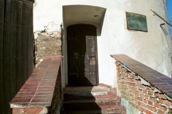 chátrající vstup do Šlikovky (2003 ©Václav Hodek)