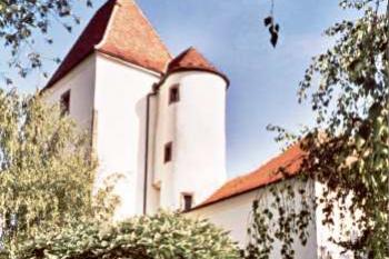 Západní křídlo (2003 ©Luděk Pitter)