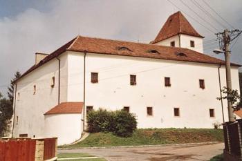 Pohled od jihovýchodu (2003 ©Luděk Pitter)