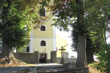 Kostel sv. Mikuláše ve Skuhrově ( © Pavel Vítek 09/2018)