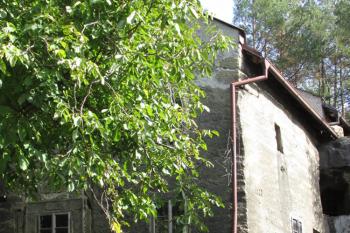 Kamenný dům v Sosnové u České Lípy ( © Pavel Vítek 10/2018)