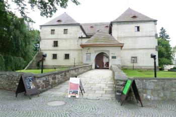 Vodní tvrz (© František Kinař, 08/2014)